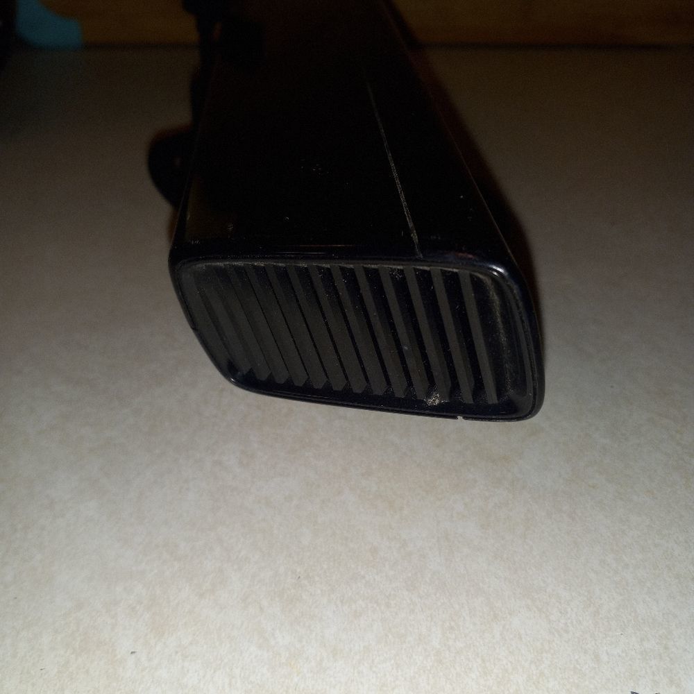 XBOX 360 KINECT - Picture 7 of 9